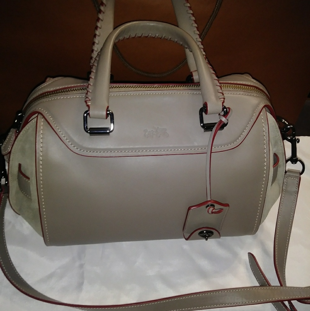 🔥Coach leather Ace bag